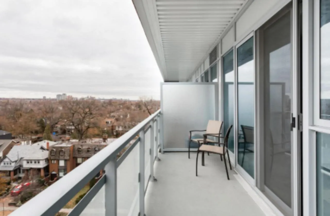 Toronto Sophisticated Studio 0*,  Kanada