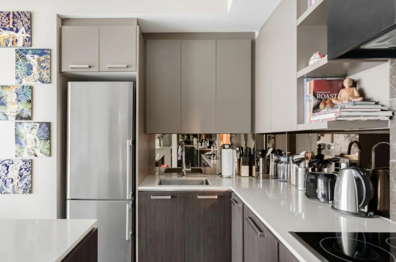 Toronto Sophisticated Studio Apartament